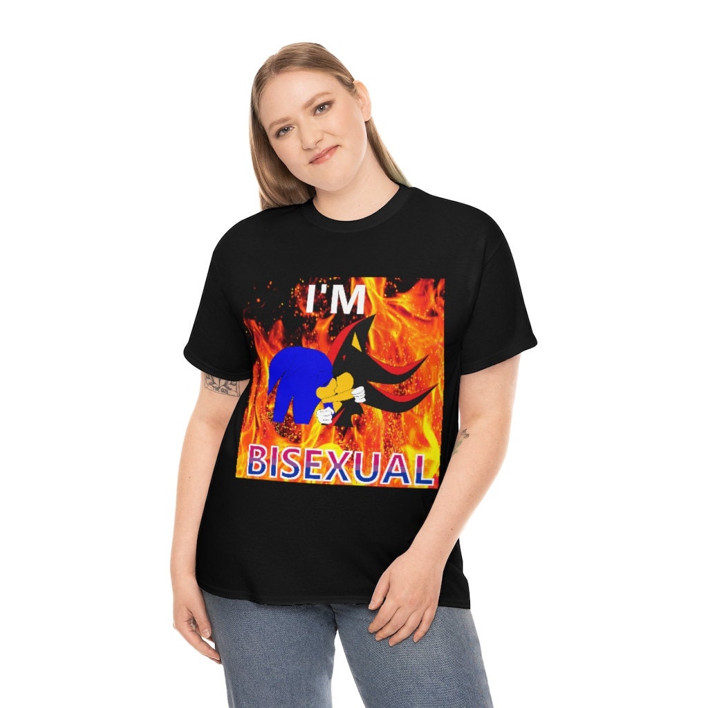 Sonic and Shadow Kissing I'M BISEXUAL T-shirt – ToonSplash